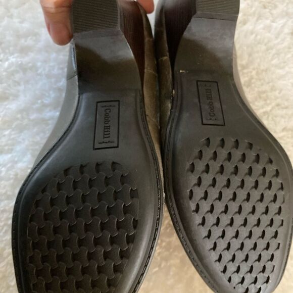 Cobb Hill Tannish Green Heels - Picture 6 of 9